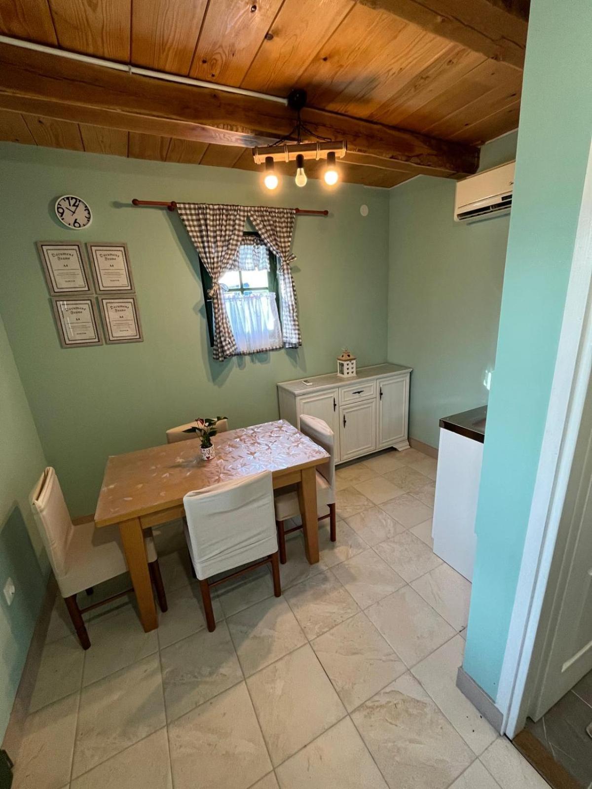 Apartamento Wooden House Ante Self Check - In And Check - Out Otočac Exterior foto