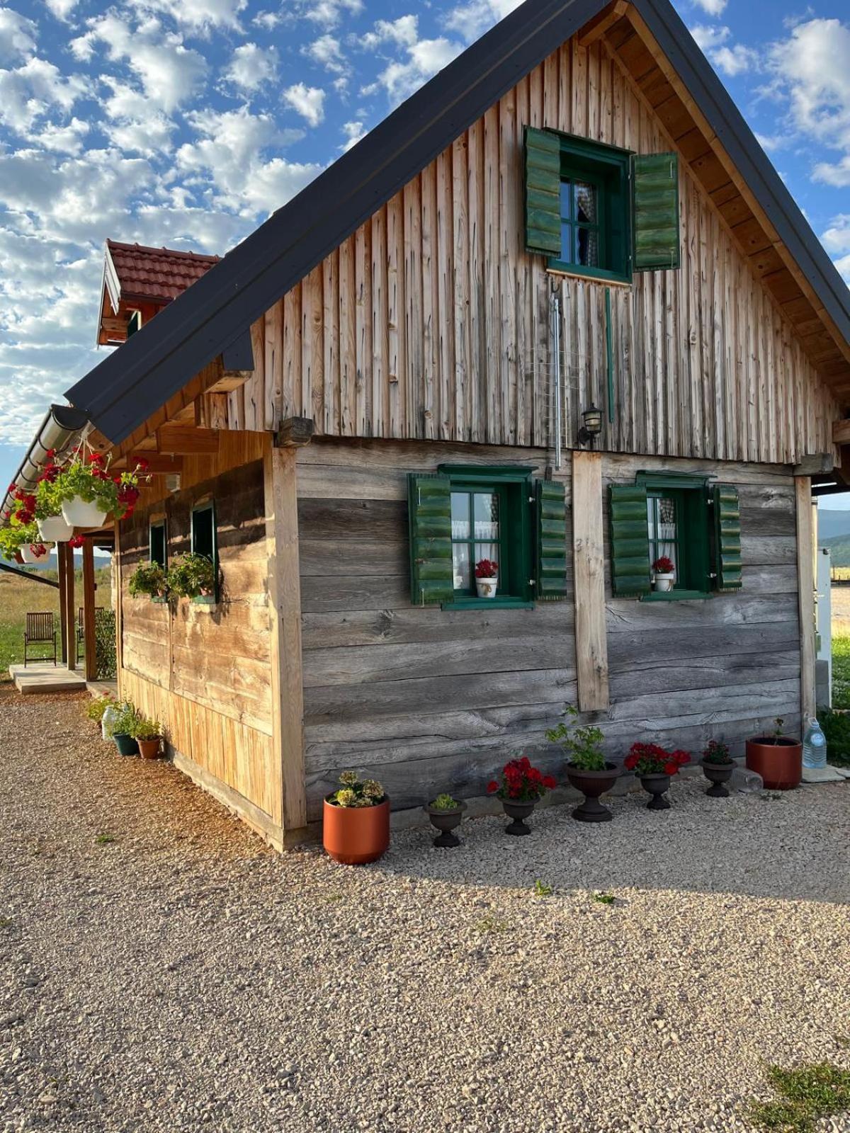 Apartamento Wooden House Ante Self Check - In And Check - Out Otočac Exterior foto